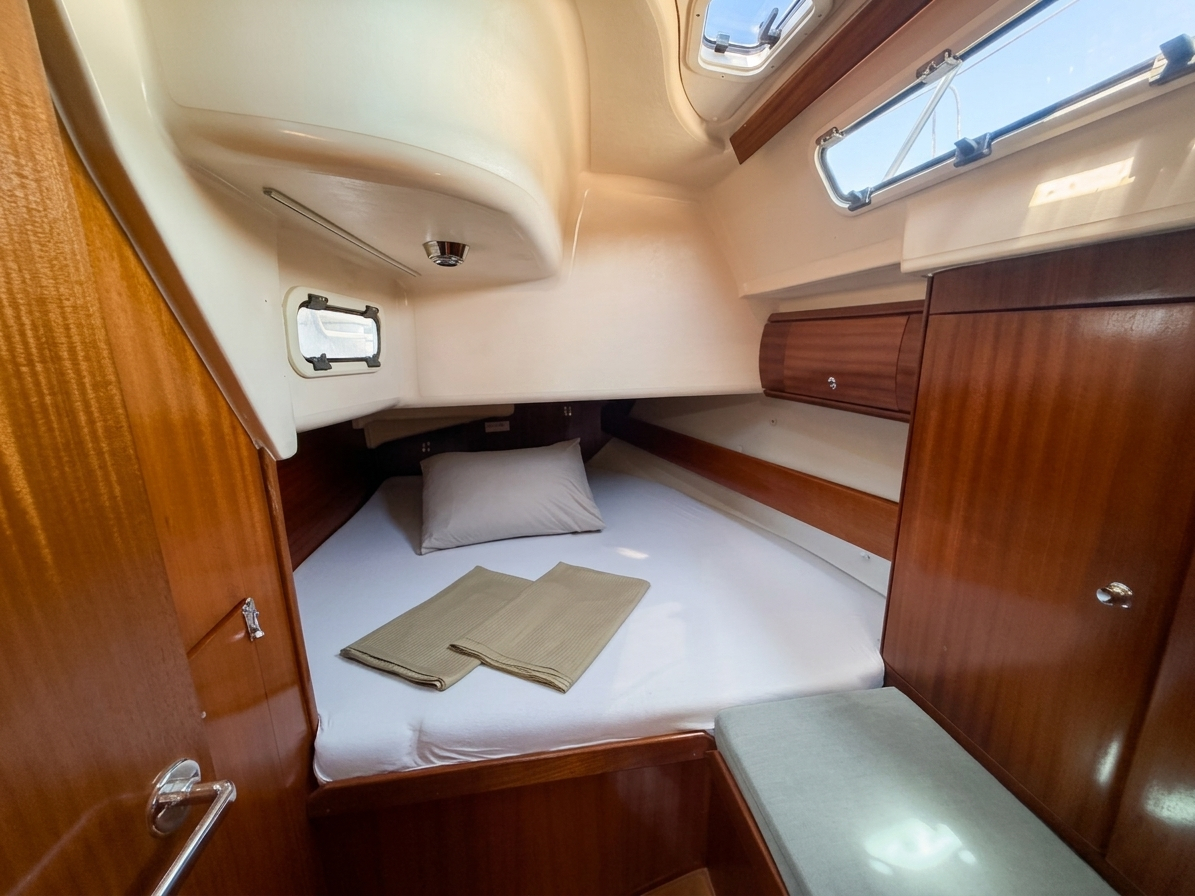 Bavaria 49 — photo 7