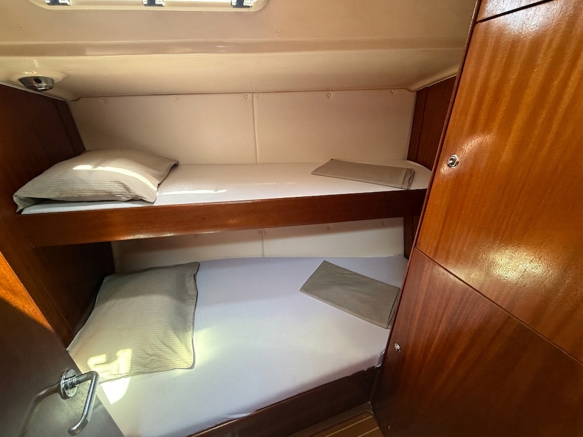 Bavaria 49 — photo 4