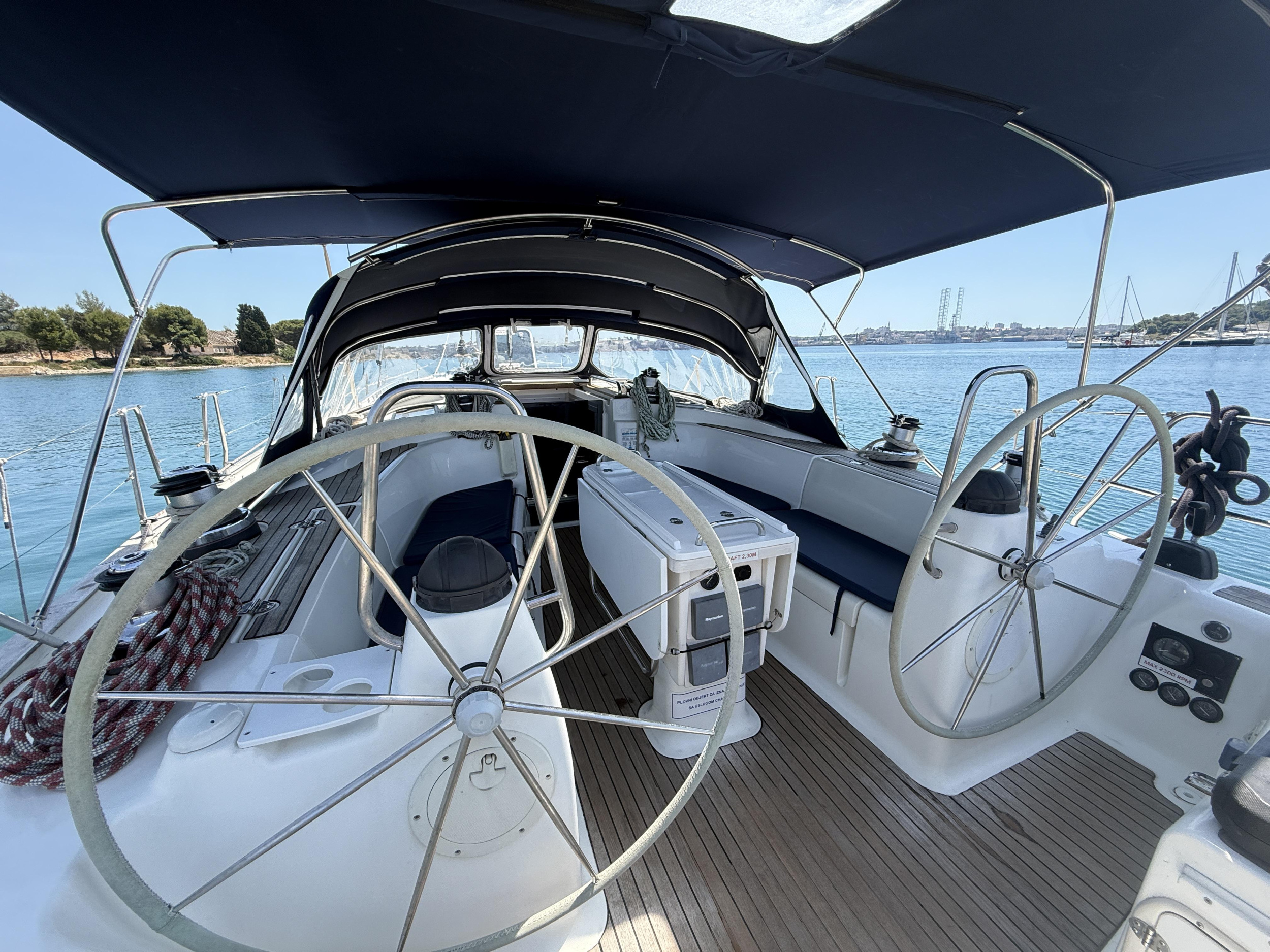 Bavaria 49 — photo 18