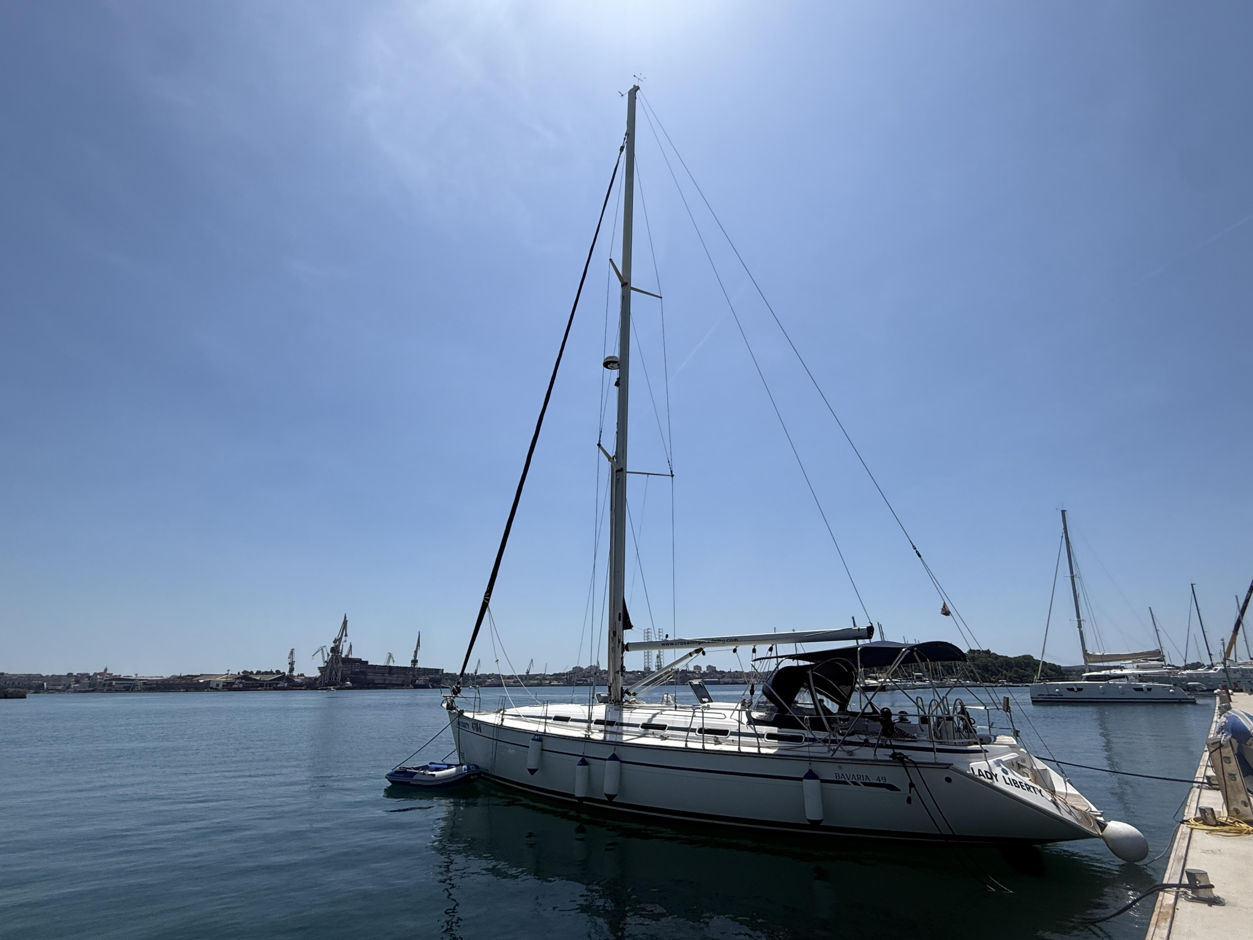 Bavaria 49 — photo 8