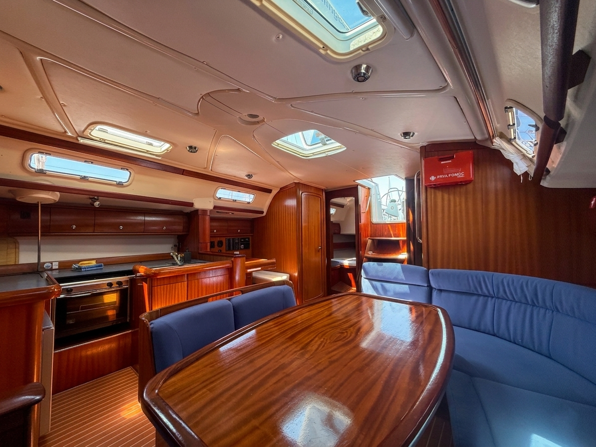 Bavaria 49 — photo 12