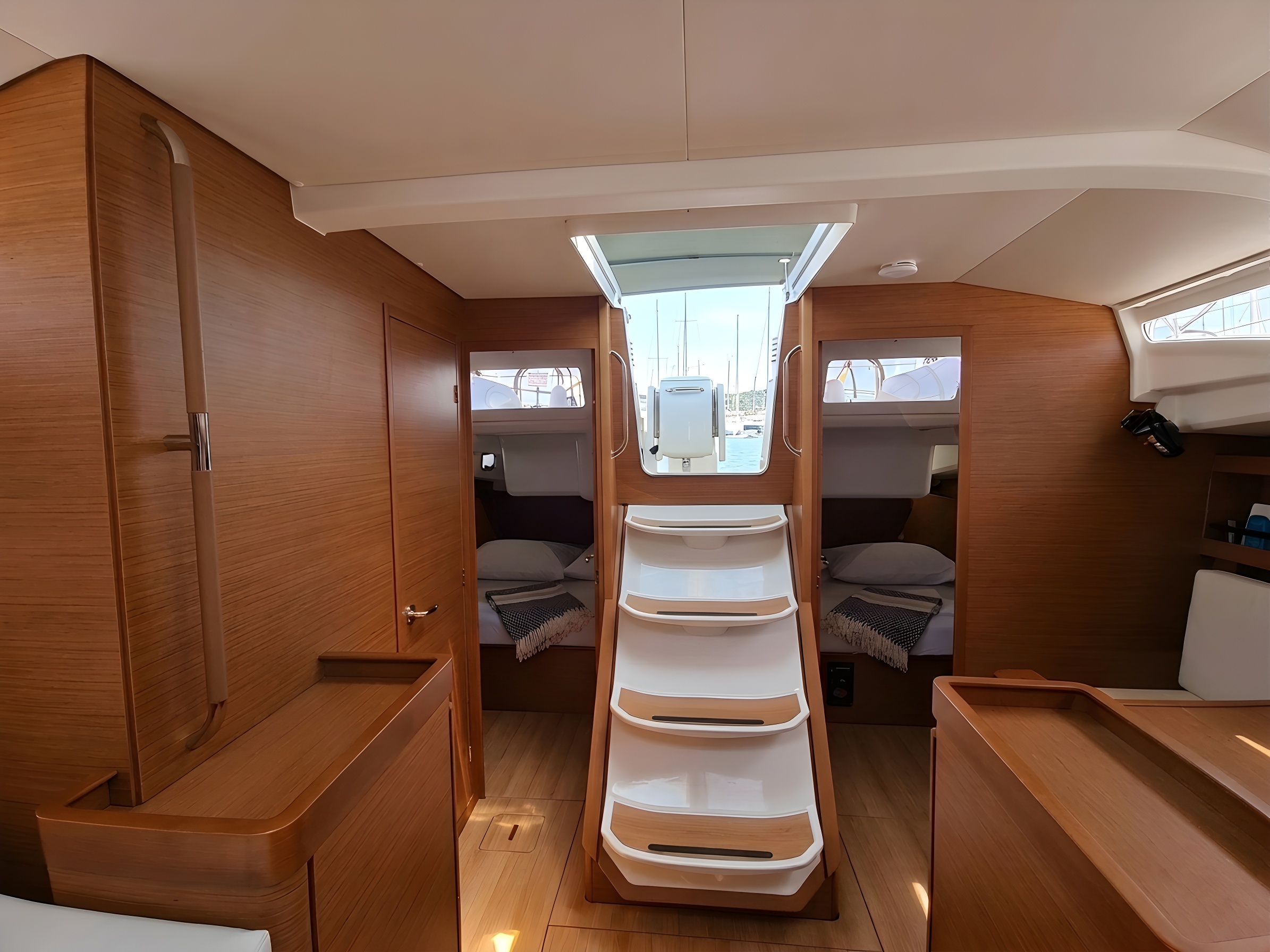 Sun Odyssey 440 — photo 2