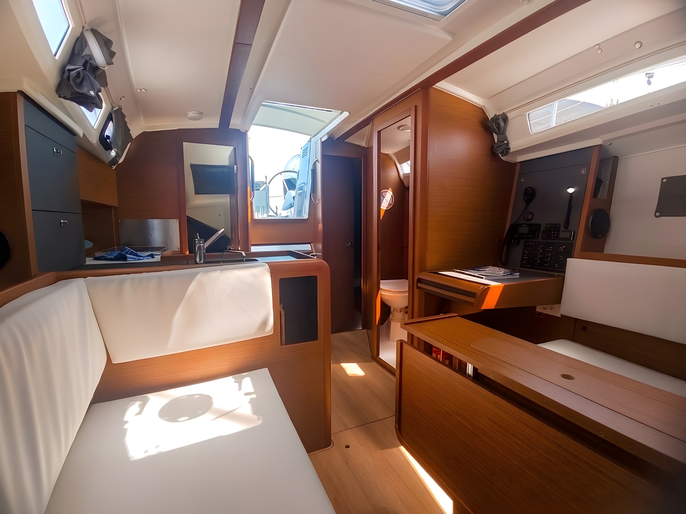 Sun Odyssey 440 — photo 7