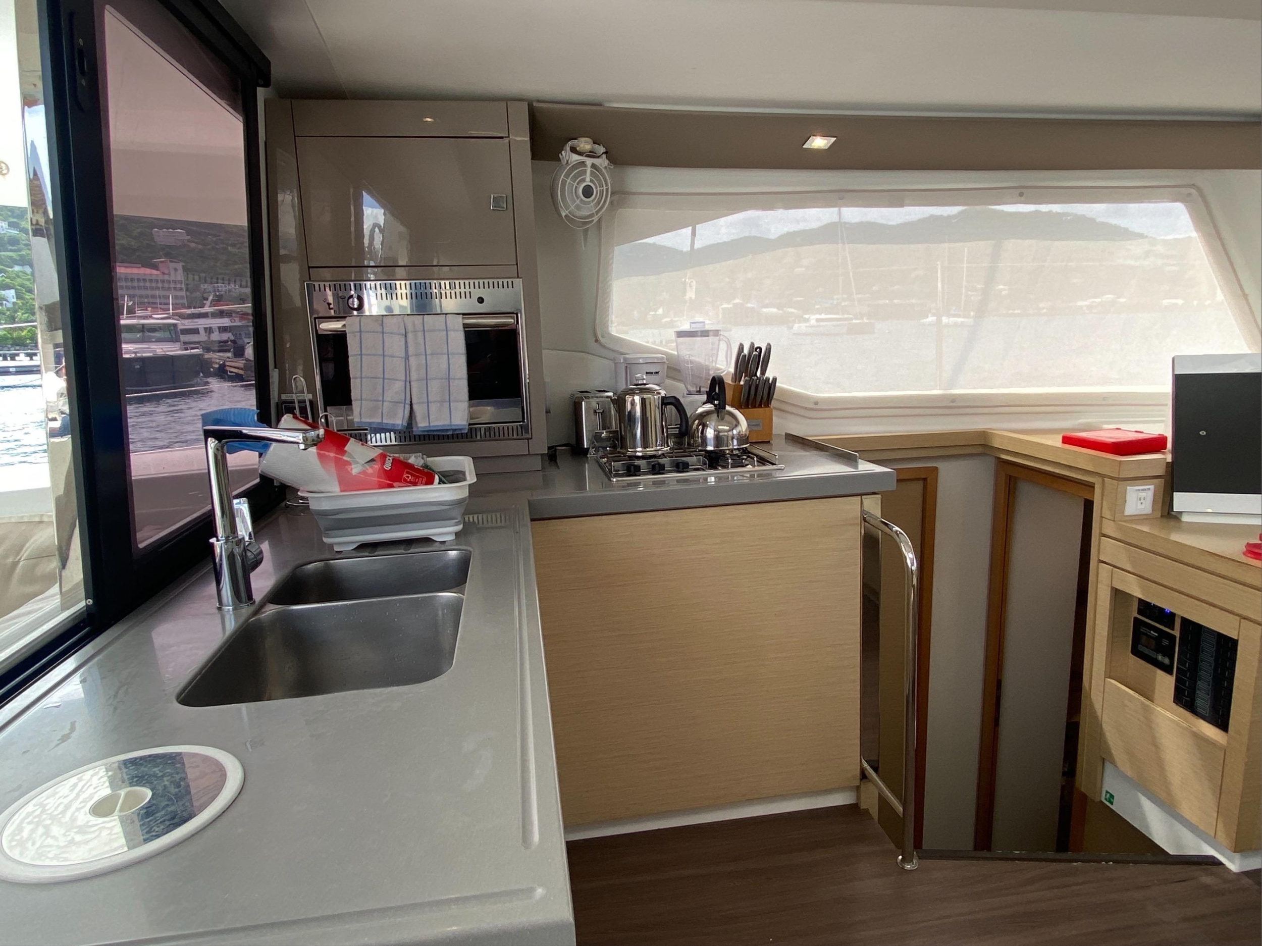 Fountaine Pajot Lucia 40 — photo 11