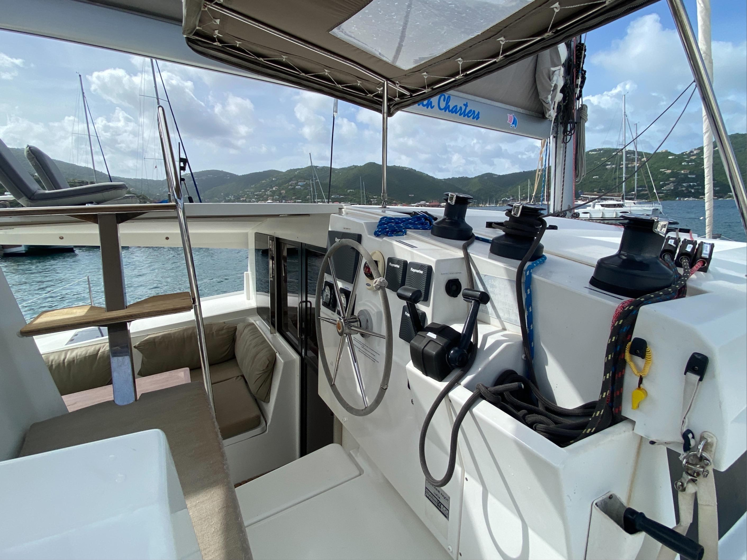 Fountaine Pajot Lucia 40 — photo 18