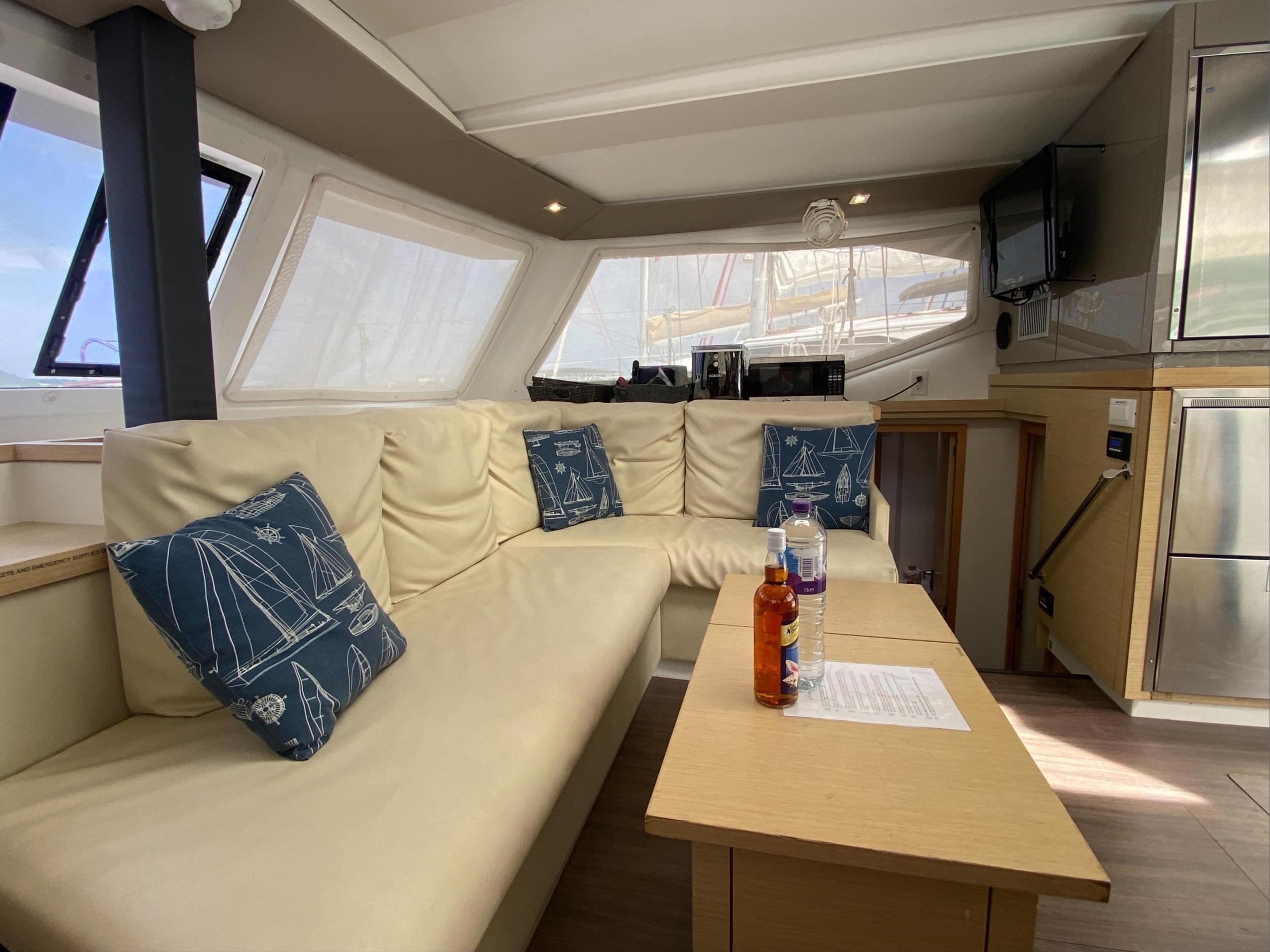 Fountaine Pajot Lucia 40 — photo 23