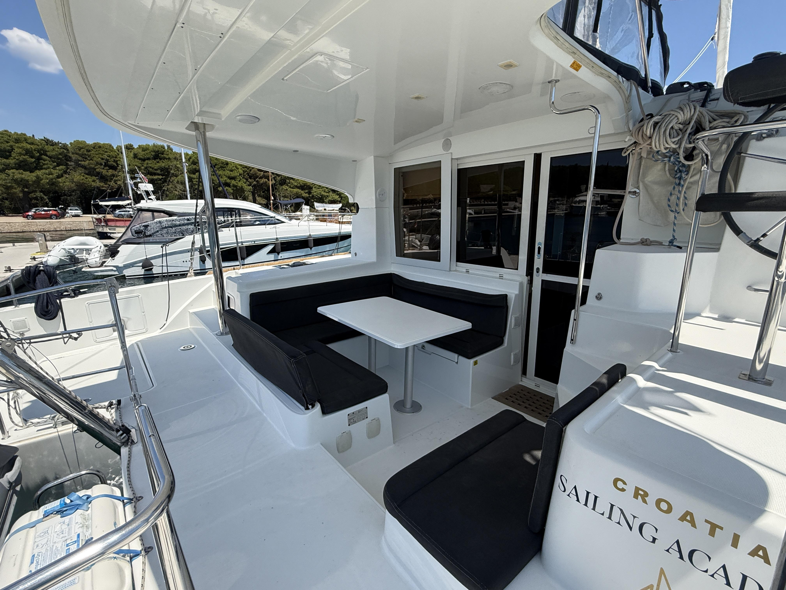 Lagoon 39 — photo 15