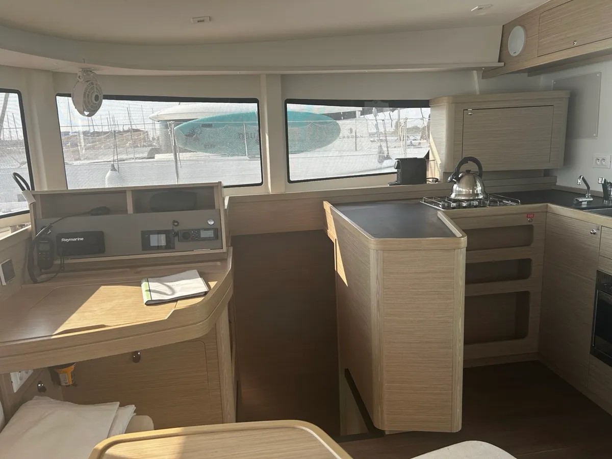 Lagoon 42 — photo 27