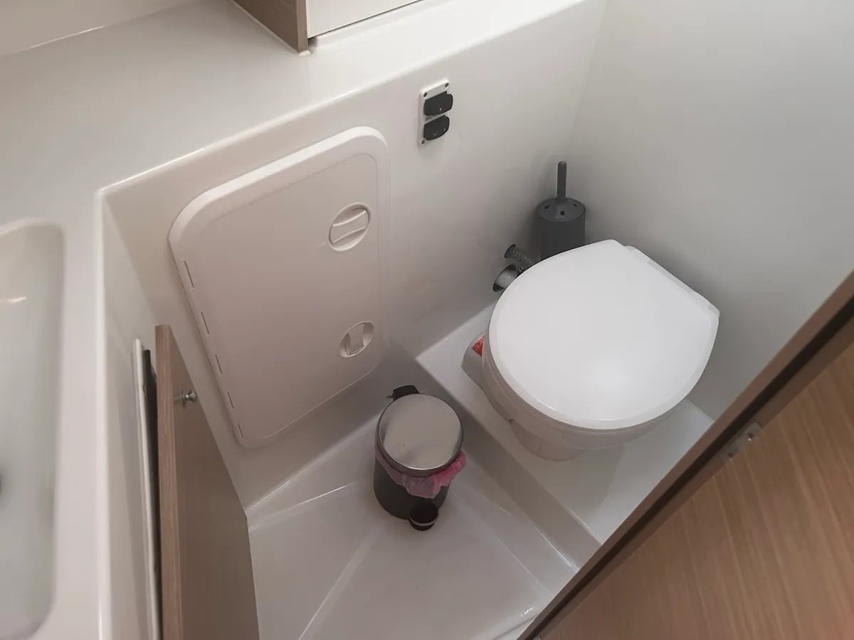 Lagoon 42 — photo 21