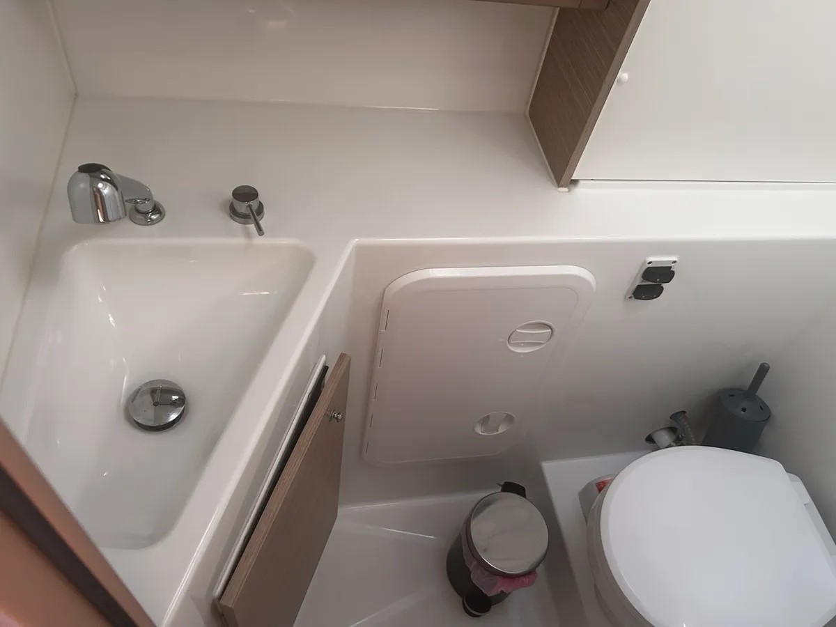 Lagoon 42 — photo 22