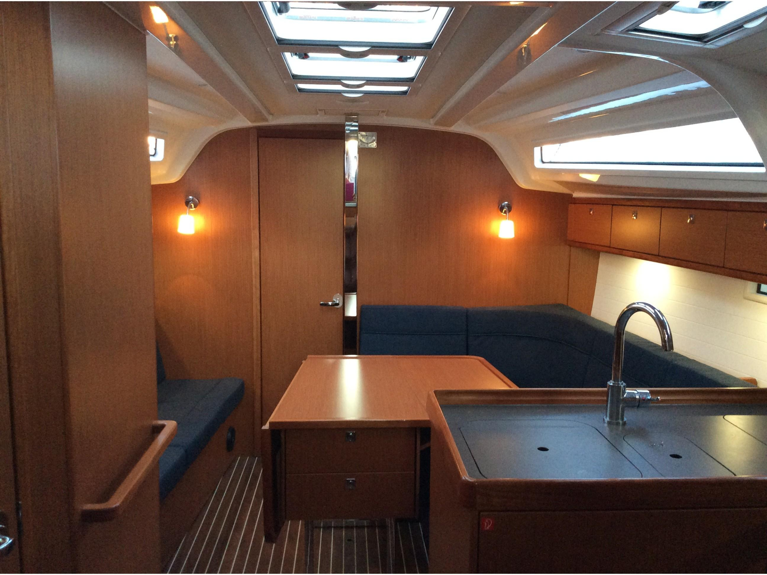Bavaria Cruiser 37 — photo 3