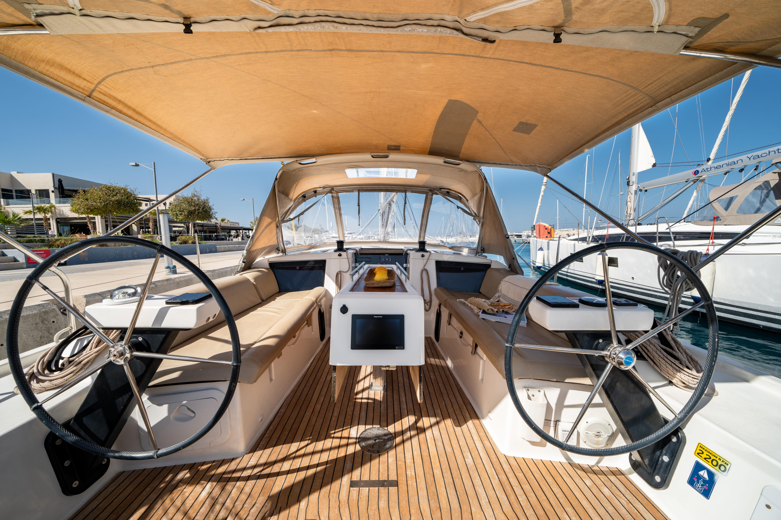Dufour 390 Grand Large — photo 14