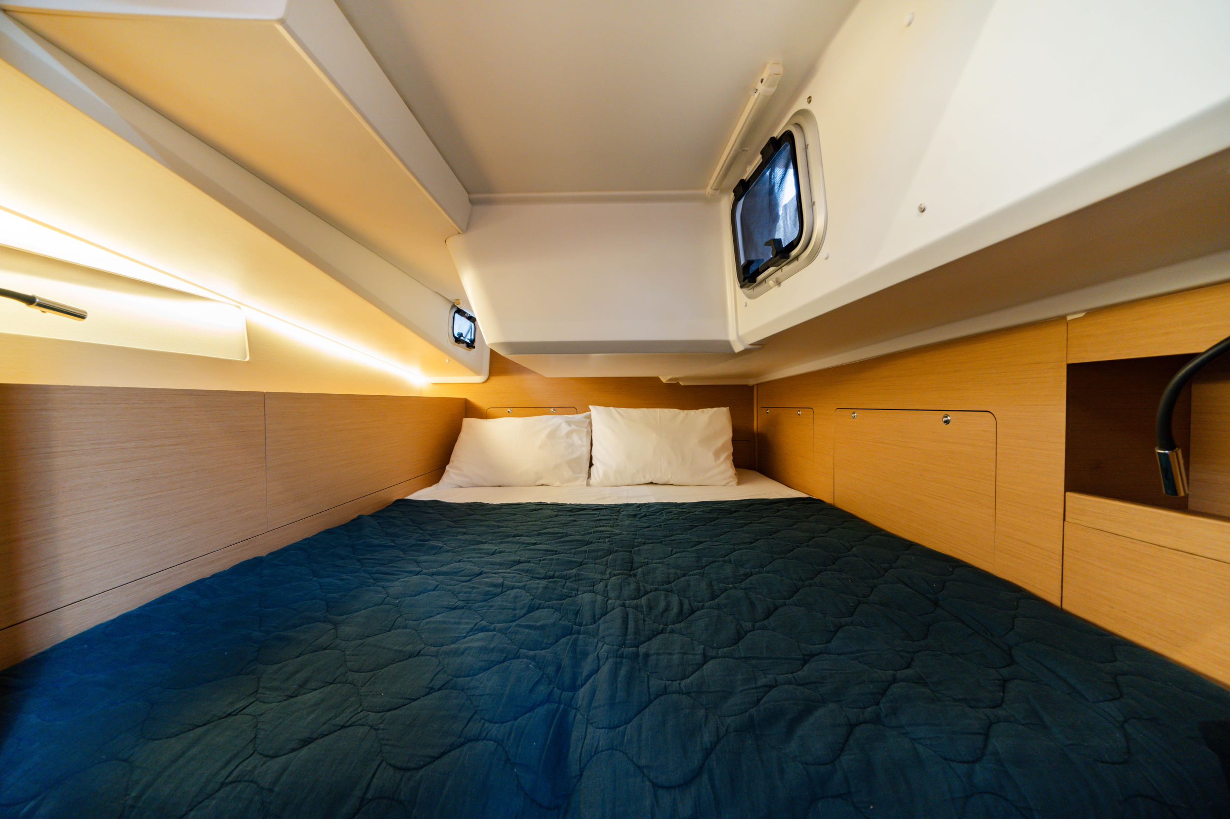 Sun Odyssey 490 4 cabins — photo 17