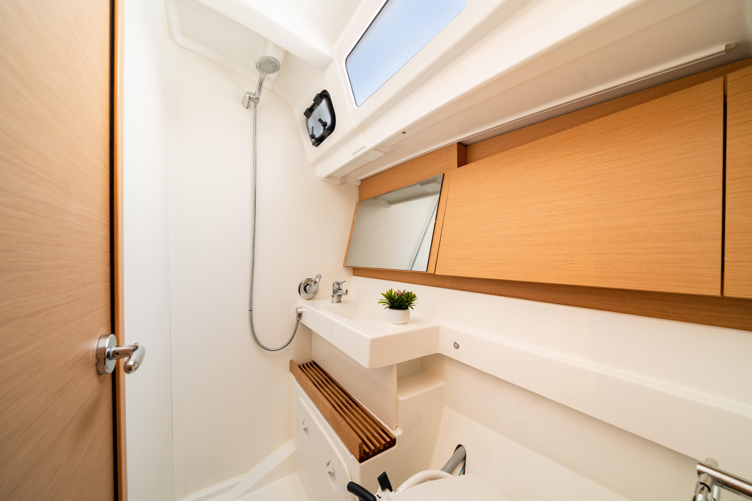 Sun Odyssey 490 4 cabins — photo 4