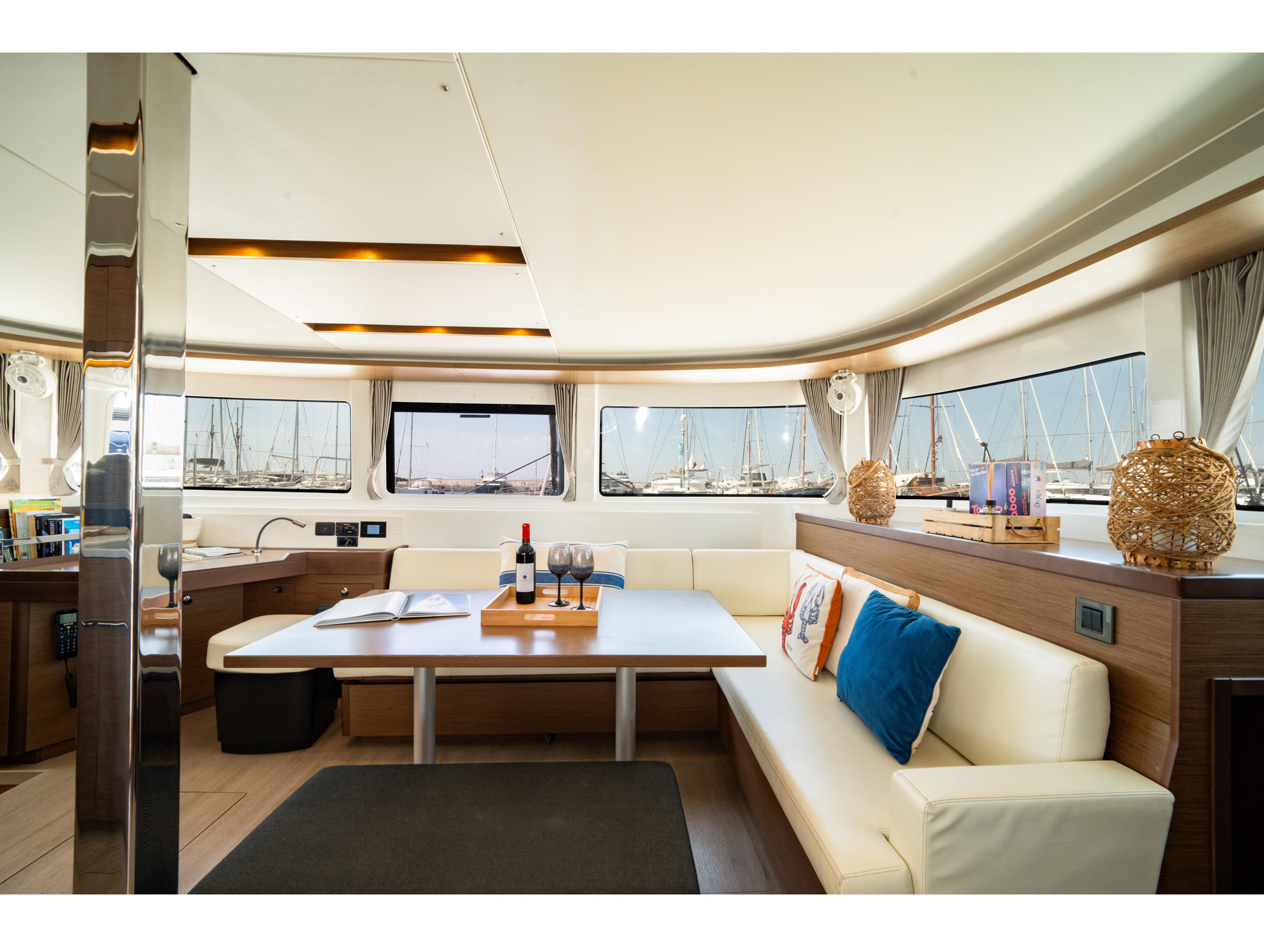 Lagoon 46 — photo 2