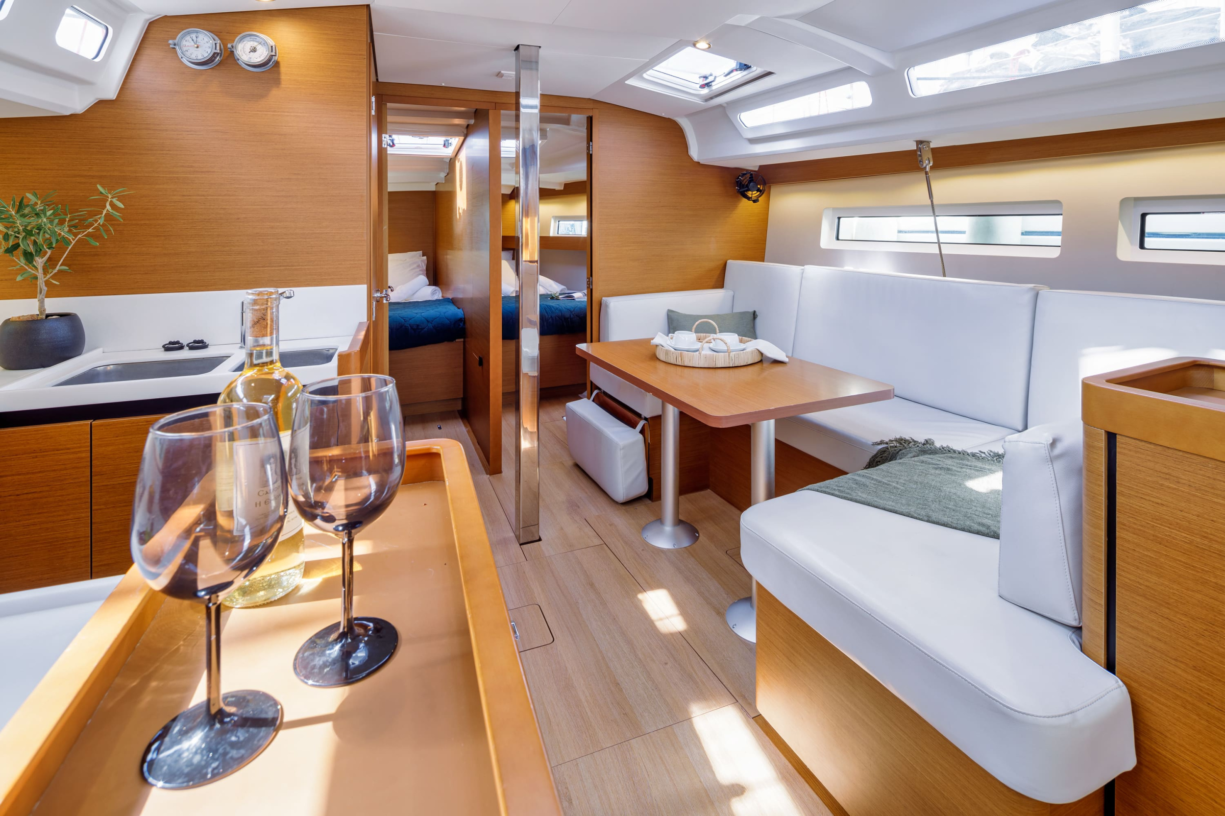 Sun Odyssey 440 — photo 11
