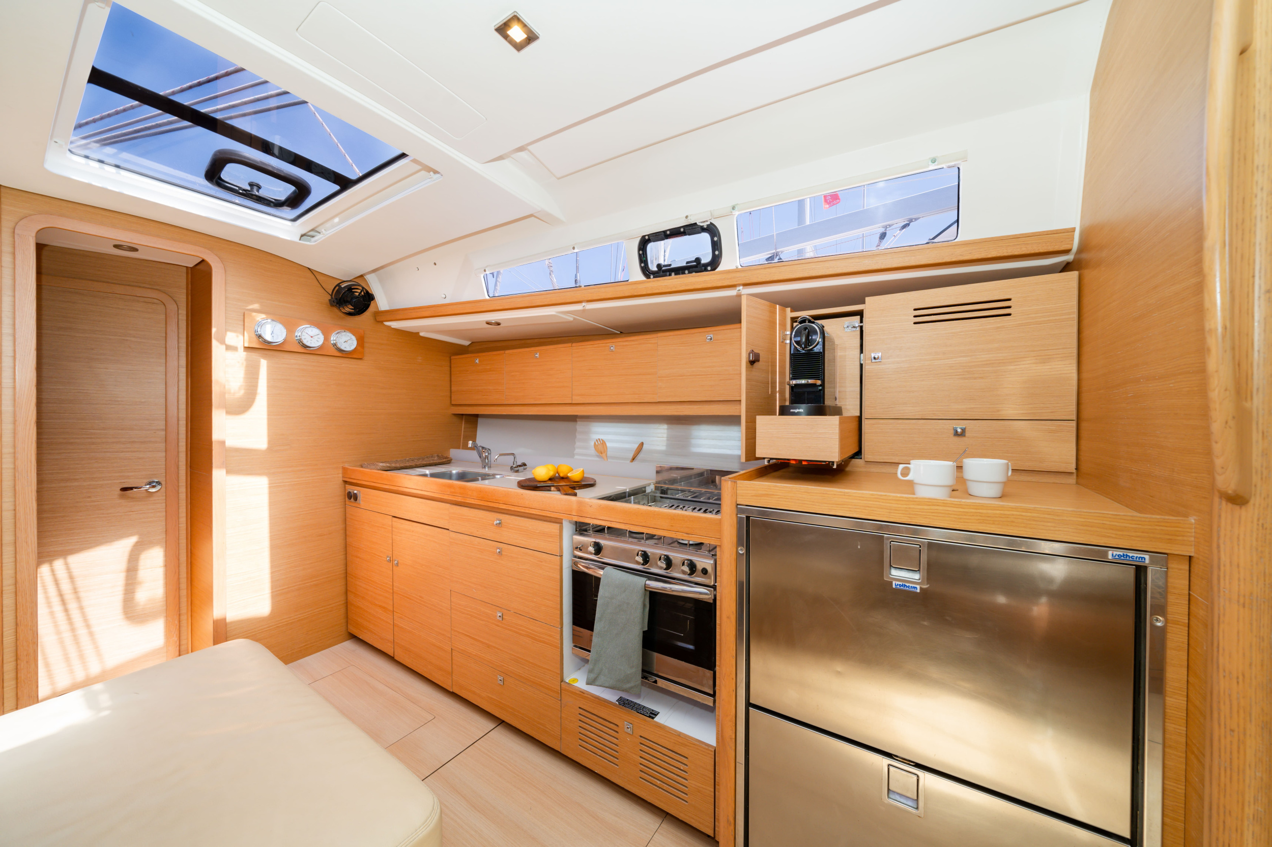 Dufour 460 Grand Large — photo 8