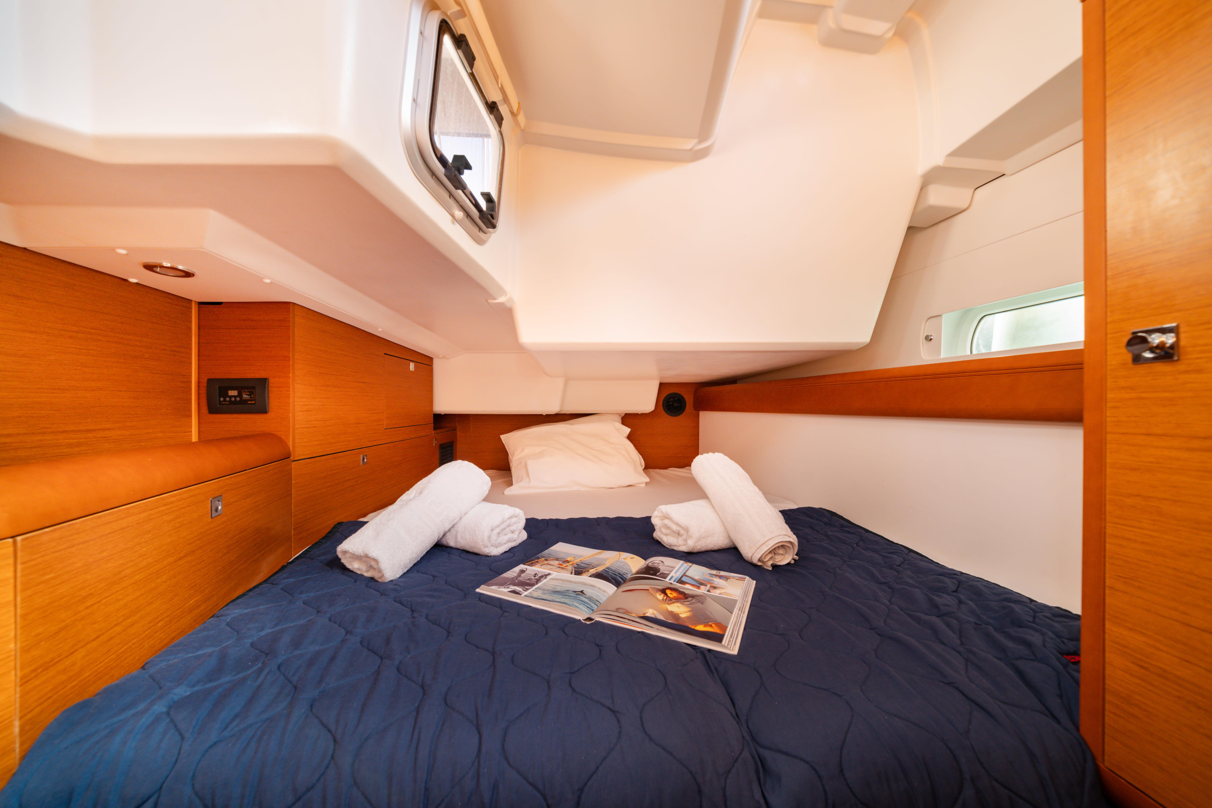 Sun Odyssey 519 - 5 cabs — photo 8