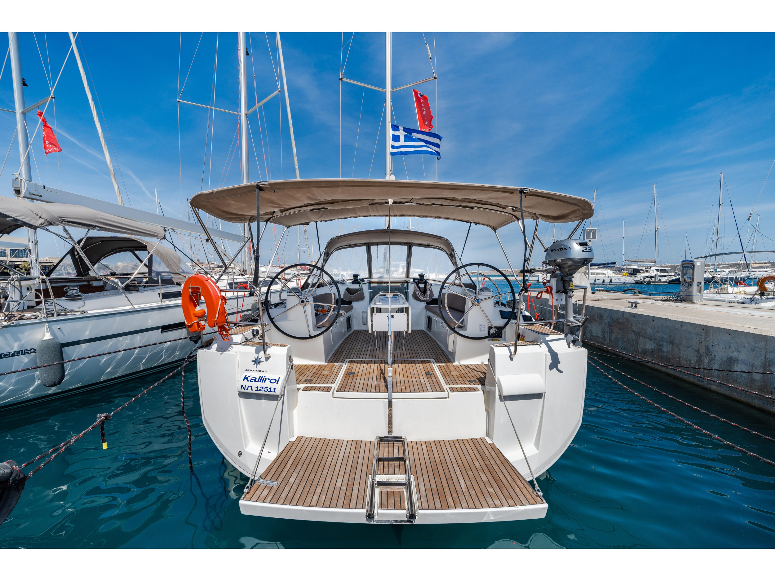 Sun Odyssey 519 - 5 cabs — photo 1