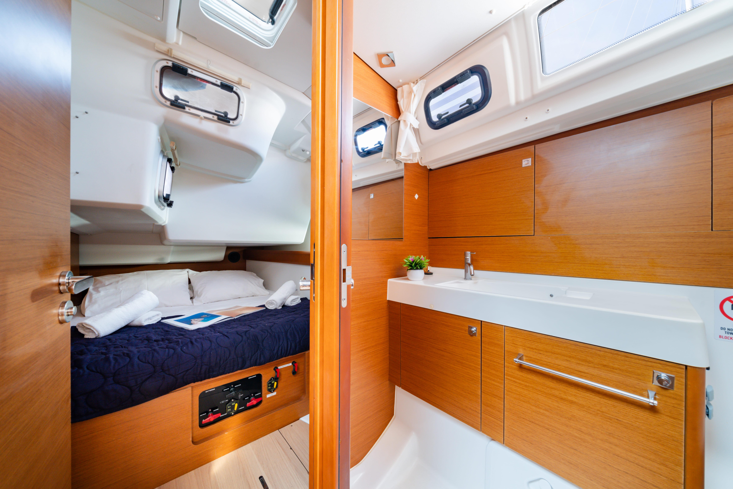 Sun Odyssey 519 - 5 cabs — photo 4