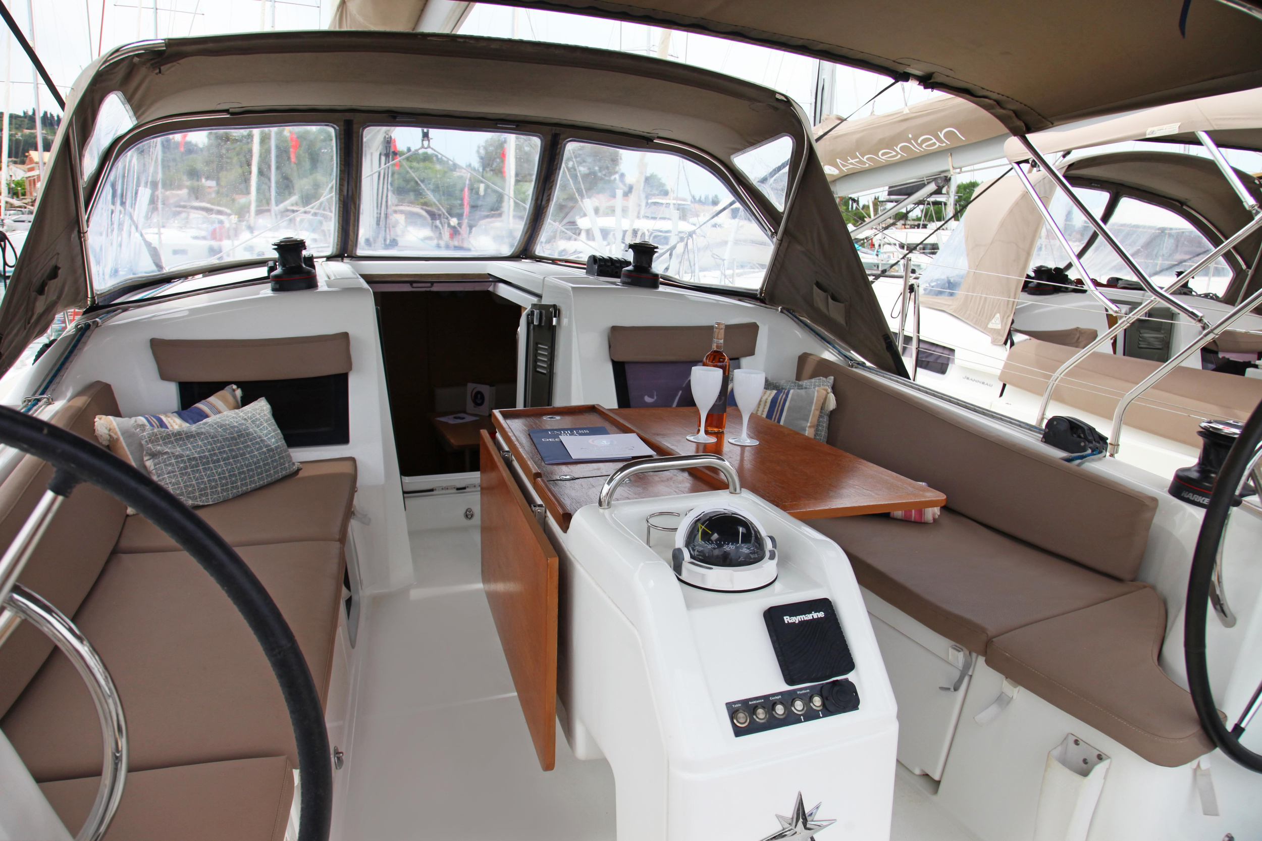 Sun Odyssey 410 — photo 4