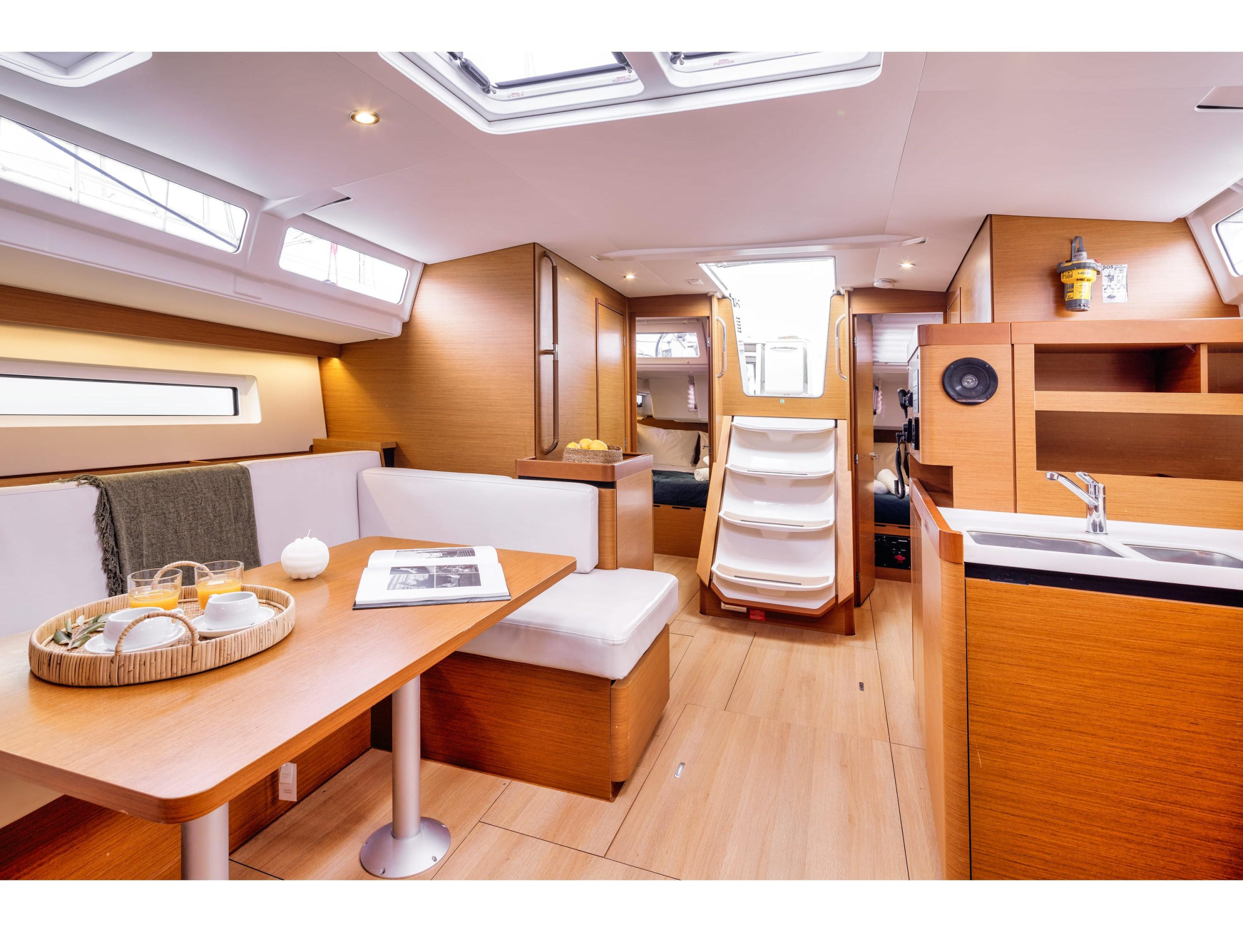Sun Odyssey 490 4 cabins — photo 6
