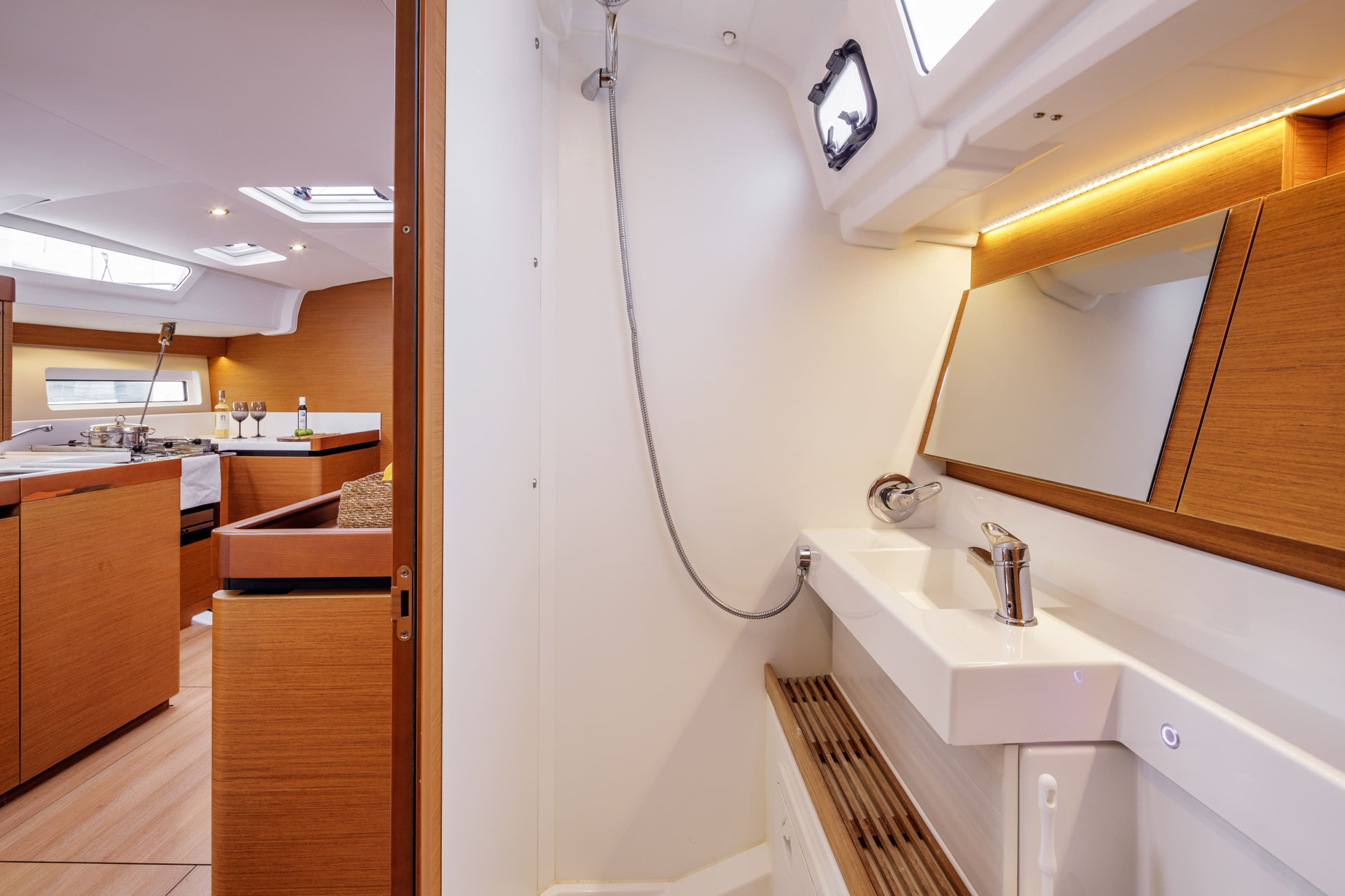 Sun Odyssey 490 4 cabins — photo 5