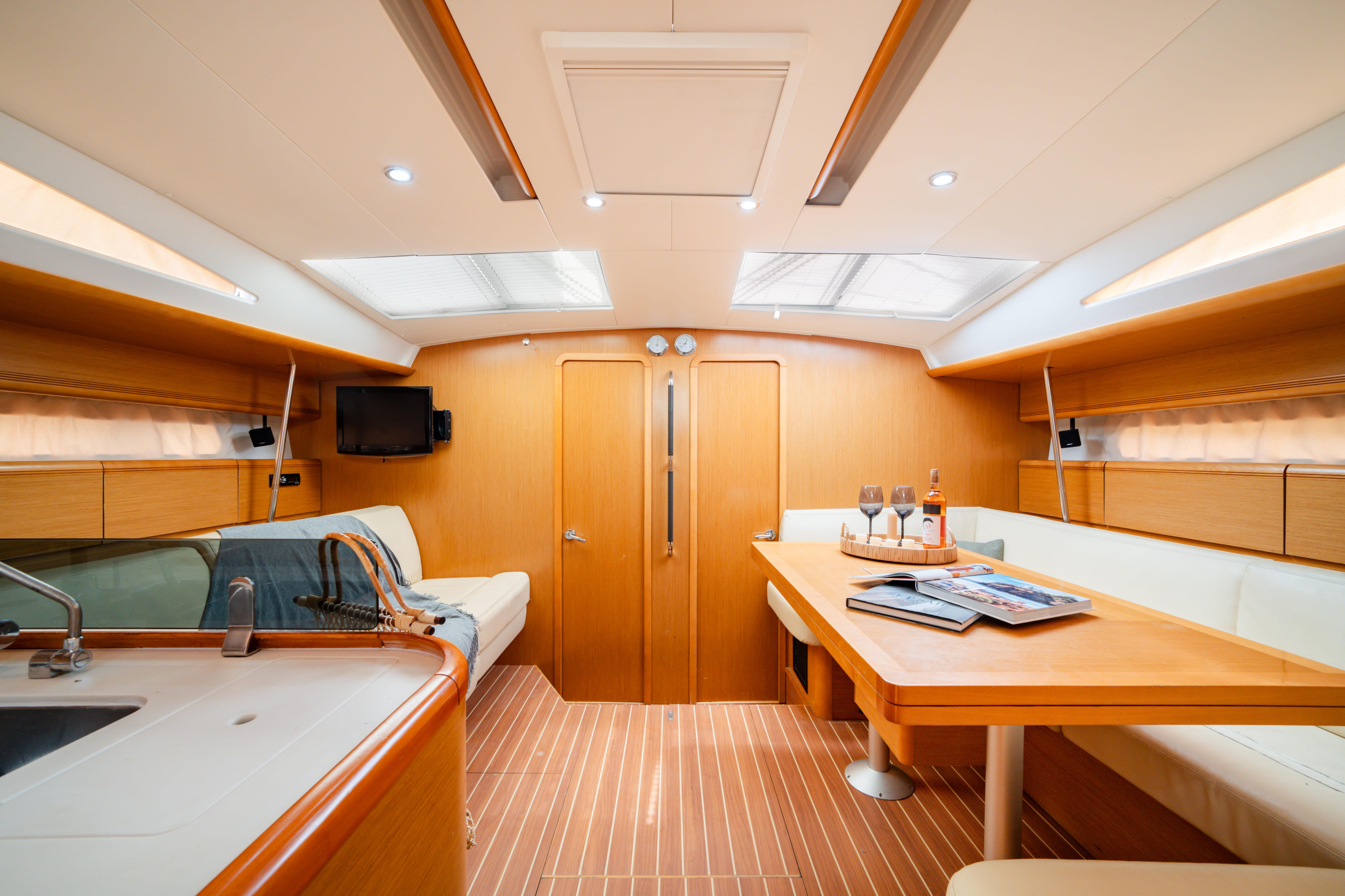 Jeanneau 53 (6 cab) — photo 7