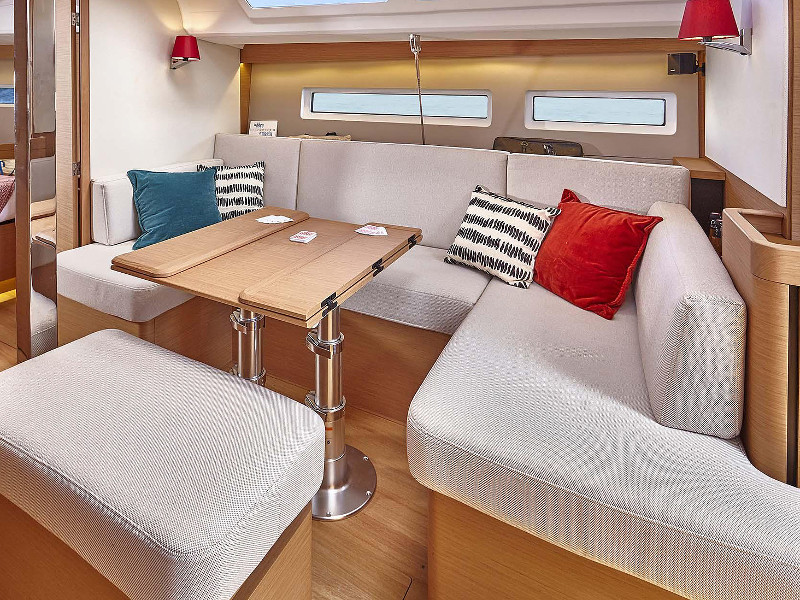 Sun Odyssey 440 — photo 6