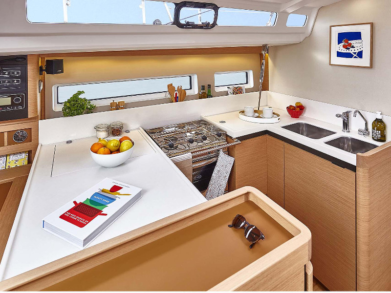 Sun Odyssey 440 — photo 3