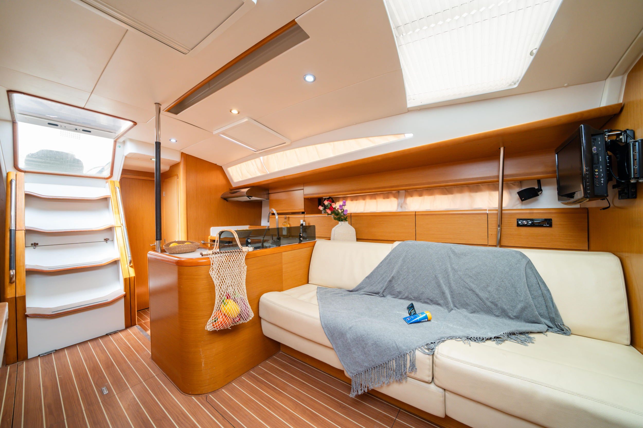 Jeanneau 53 (6 cab) — photo 2