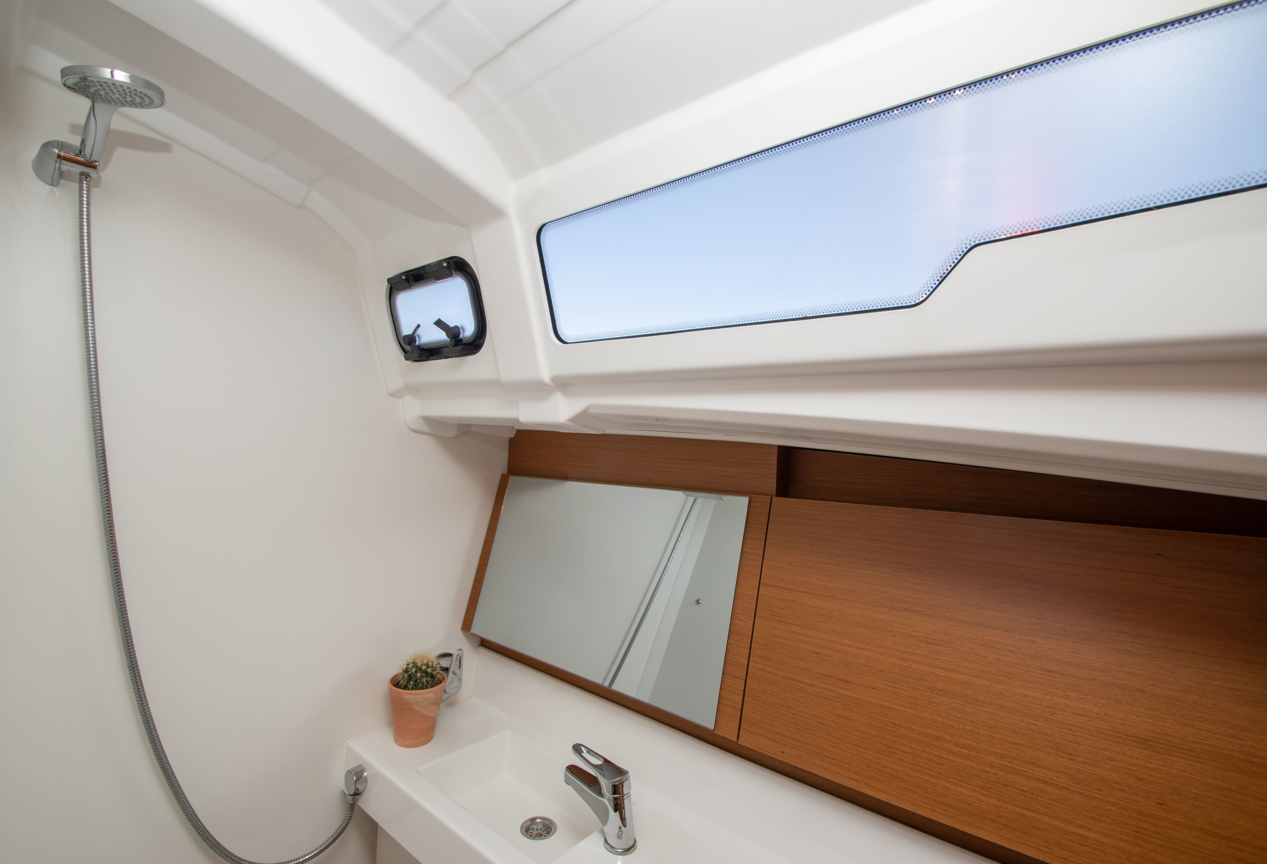 Sun Odyssey 490 4 cabins — photo 17