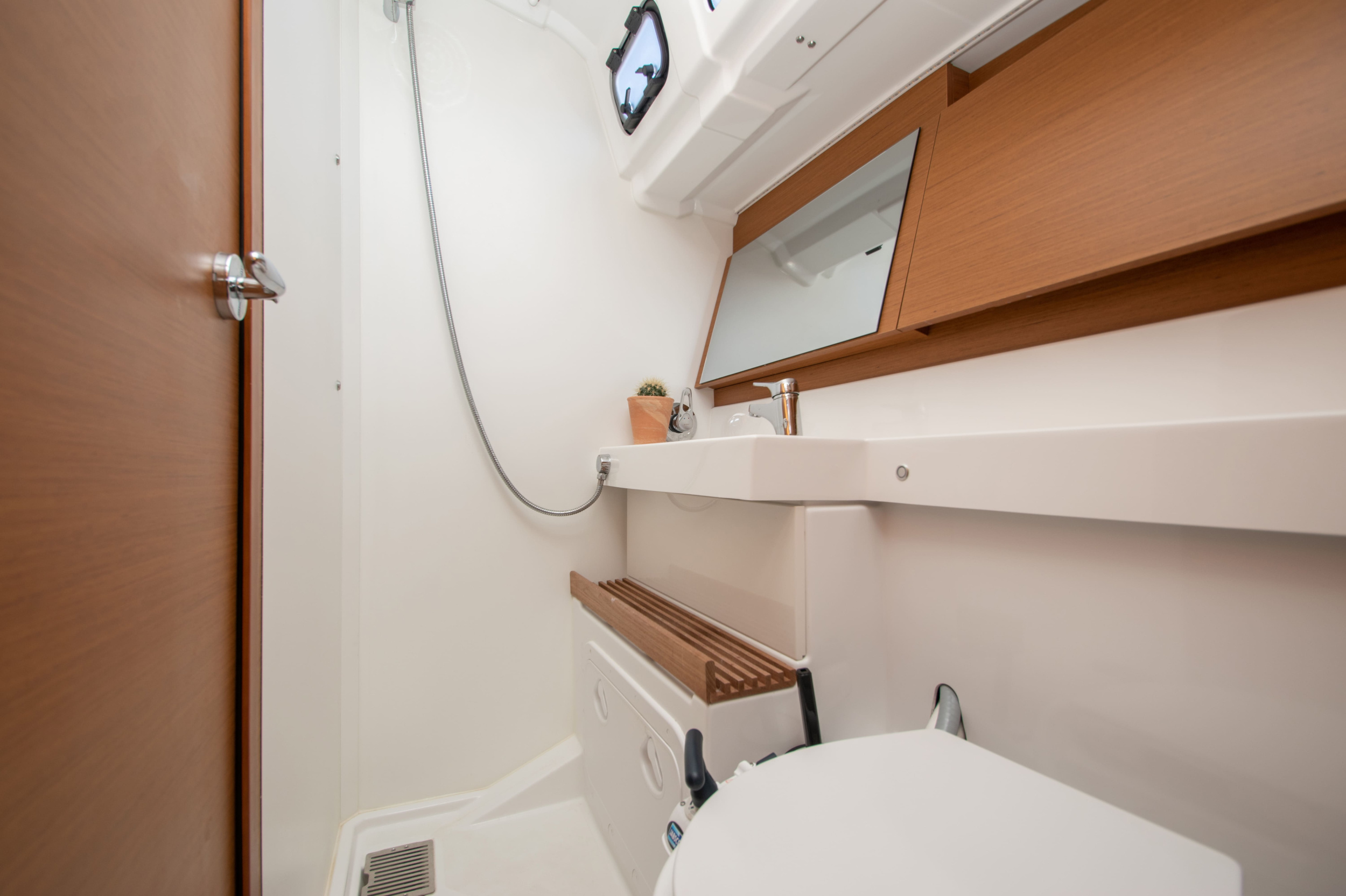Sun Odyssey 490 4 cabins — photo 24