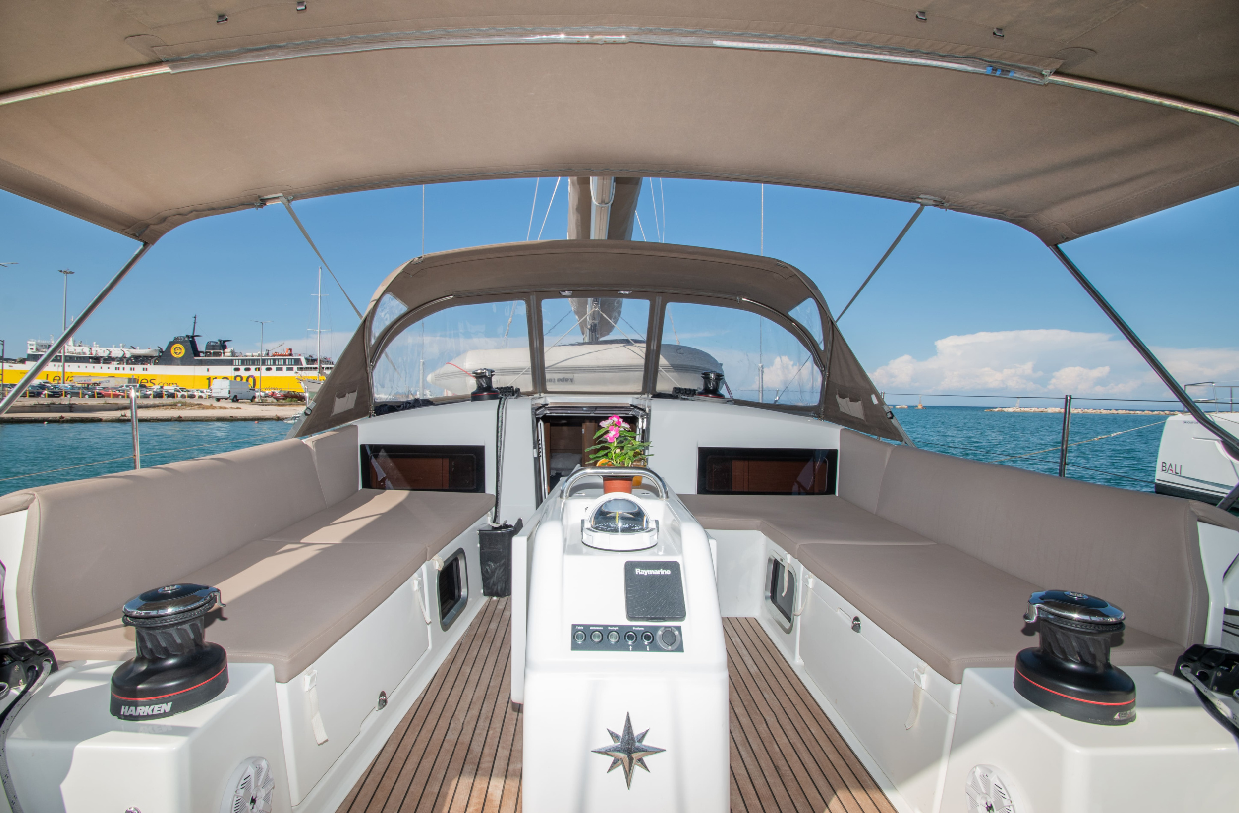 Sun Odyssey 490 4 cabins — photo 5