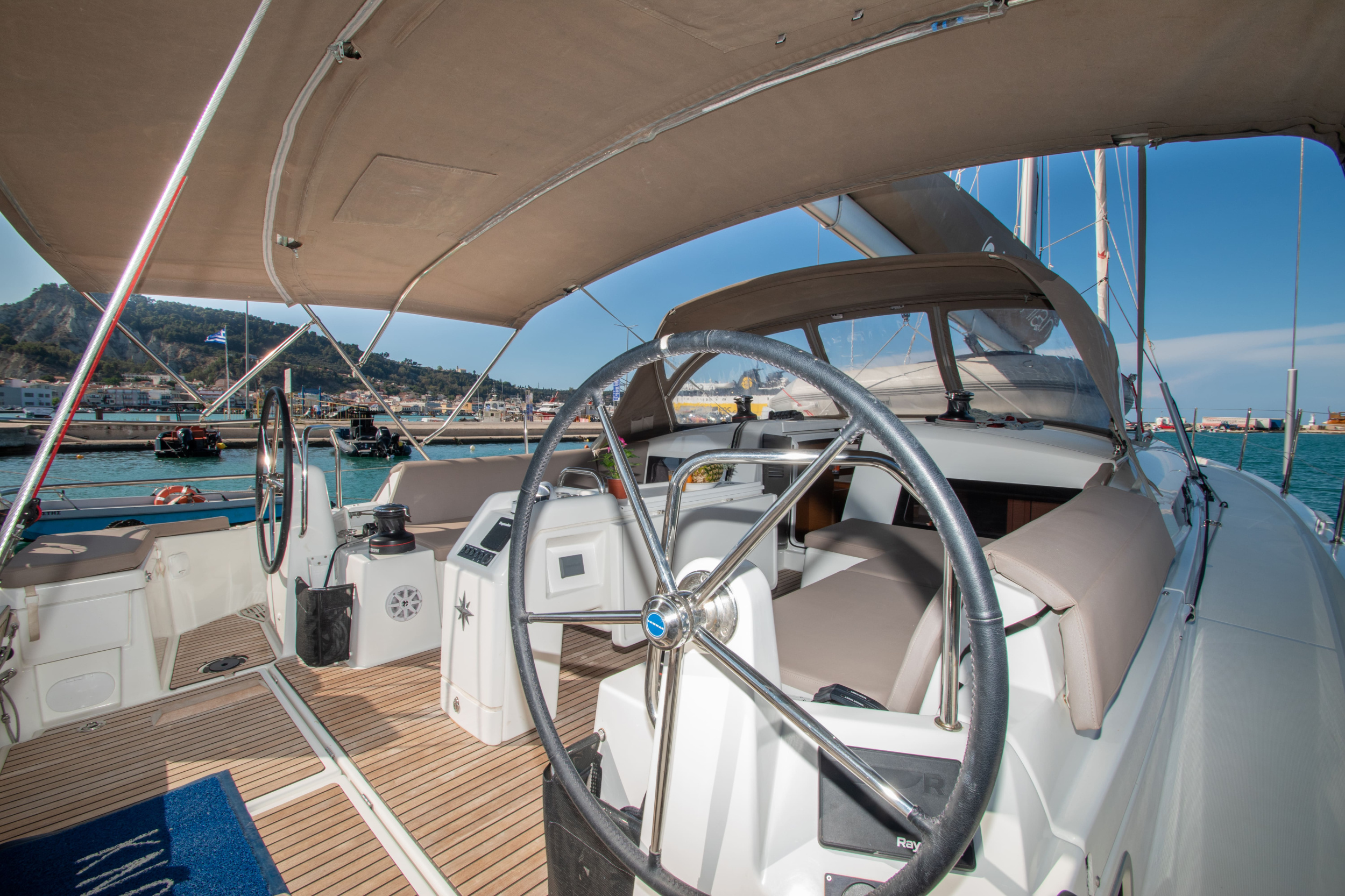 Sun Odyssey 490 4 cabins — photo 12