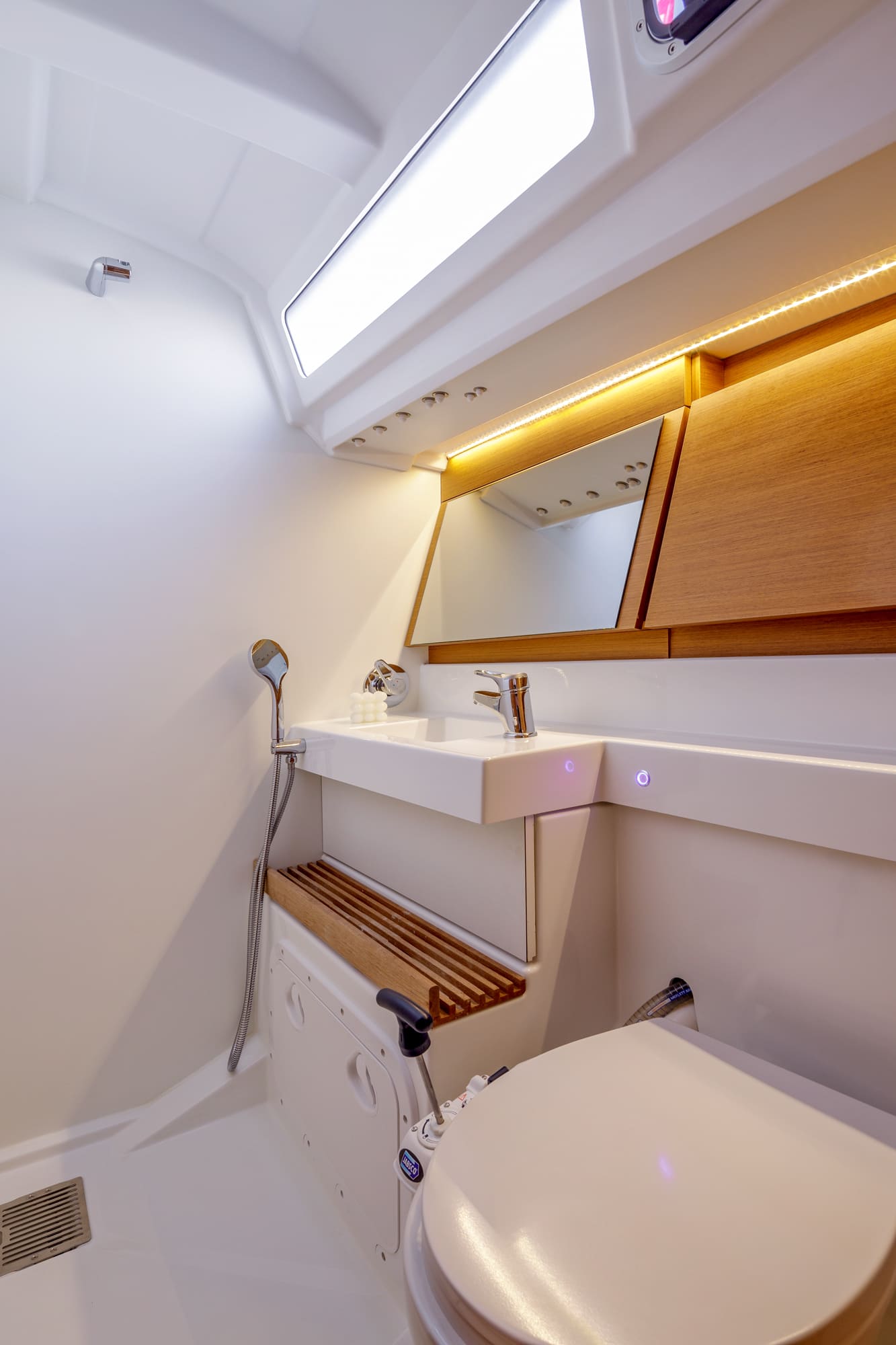 Sun Odyssey 440 — photo 14