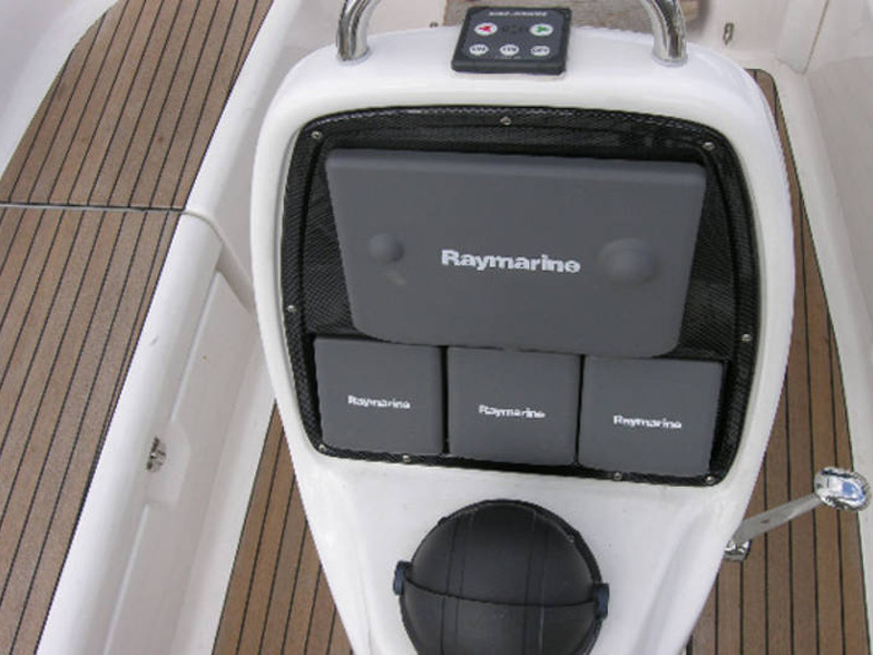 Bavaria 37 Cruiser — photo 11