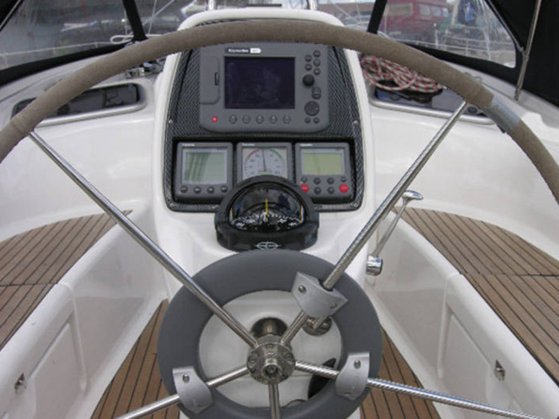 Bavaria 37 Cruiser — photo 8