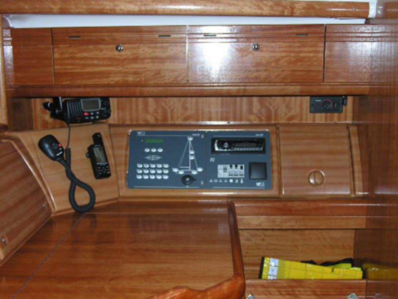 Bavaria 37 Cruiser — photo 10