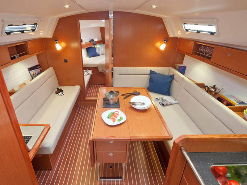 Bavaria Cruiser 36 — photo 6