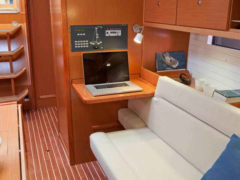 Bavaria Cruiser 36 — photo 7