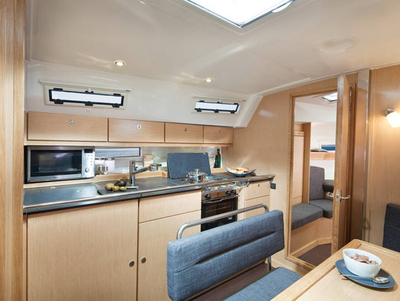 Bavaria Cruiser 40 — photo 11