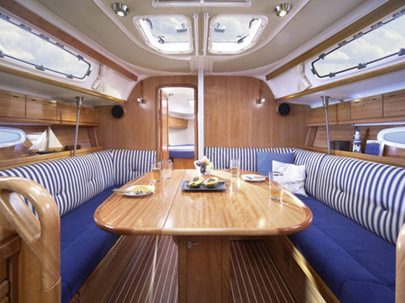 Bavaria 38 Cruiser — photo 8