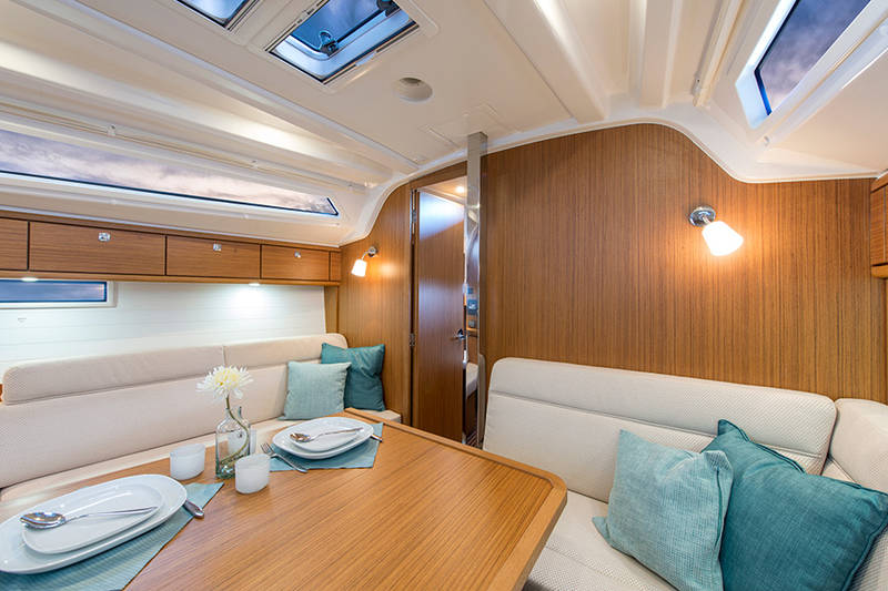 Bavaria Cruiser 37 — photo 9