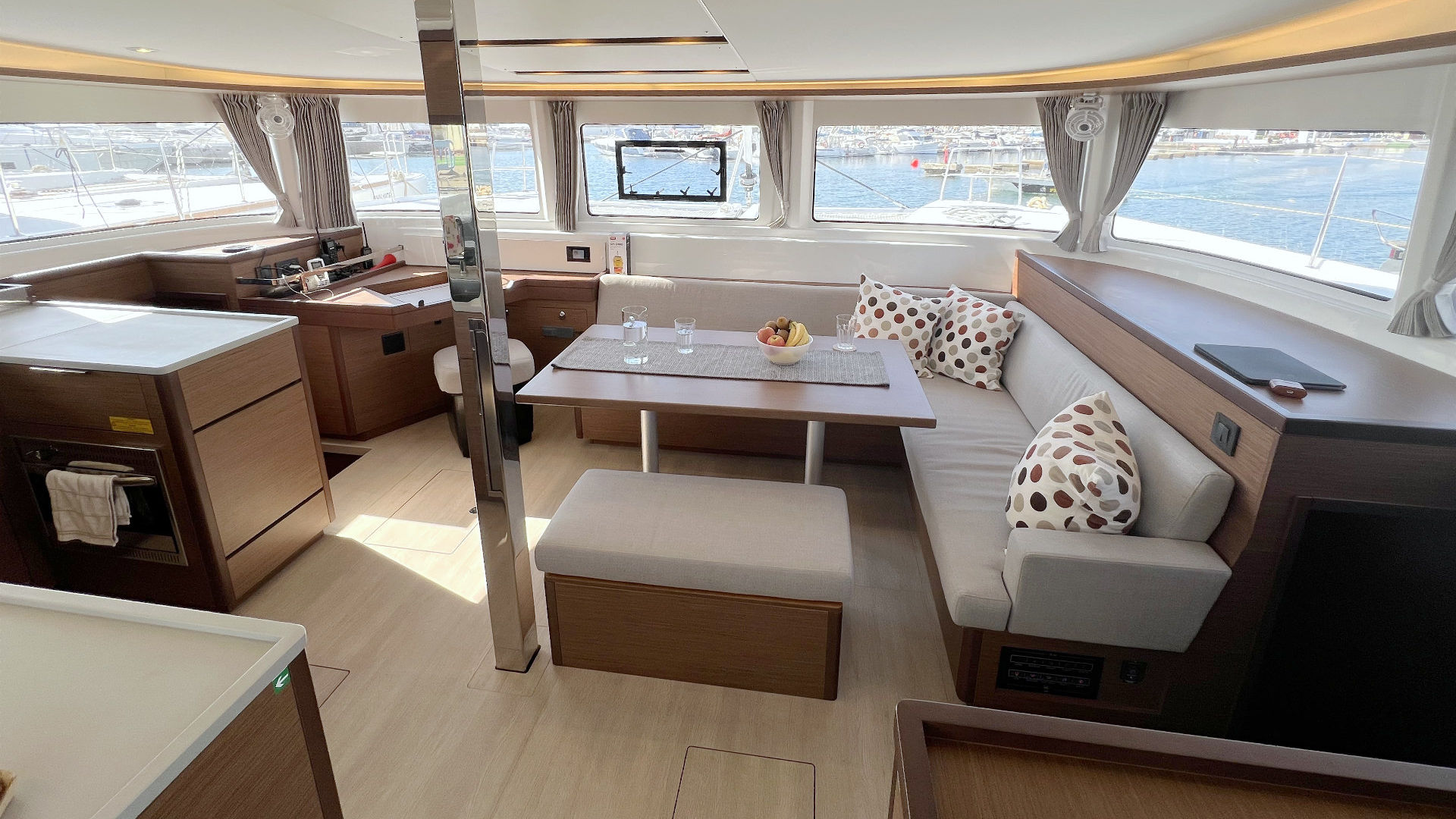 Lagoon 46 — photo 12
