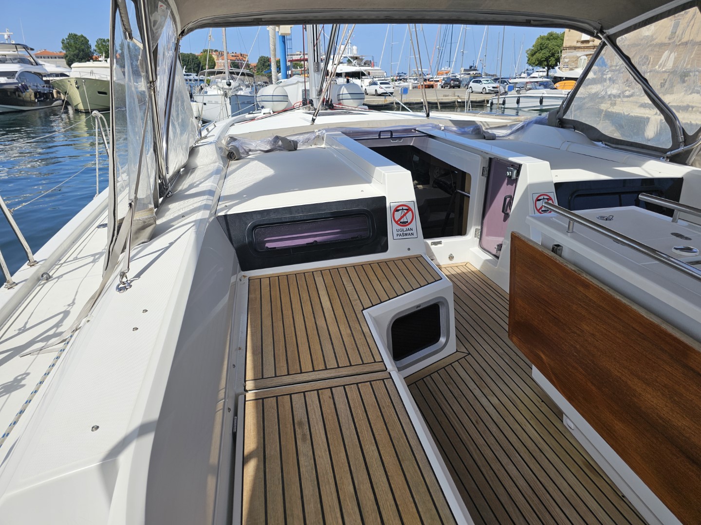 Oceanis 51.1 — photo 10