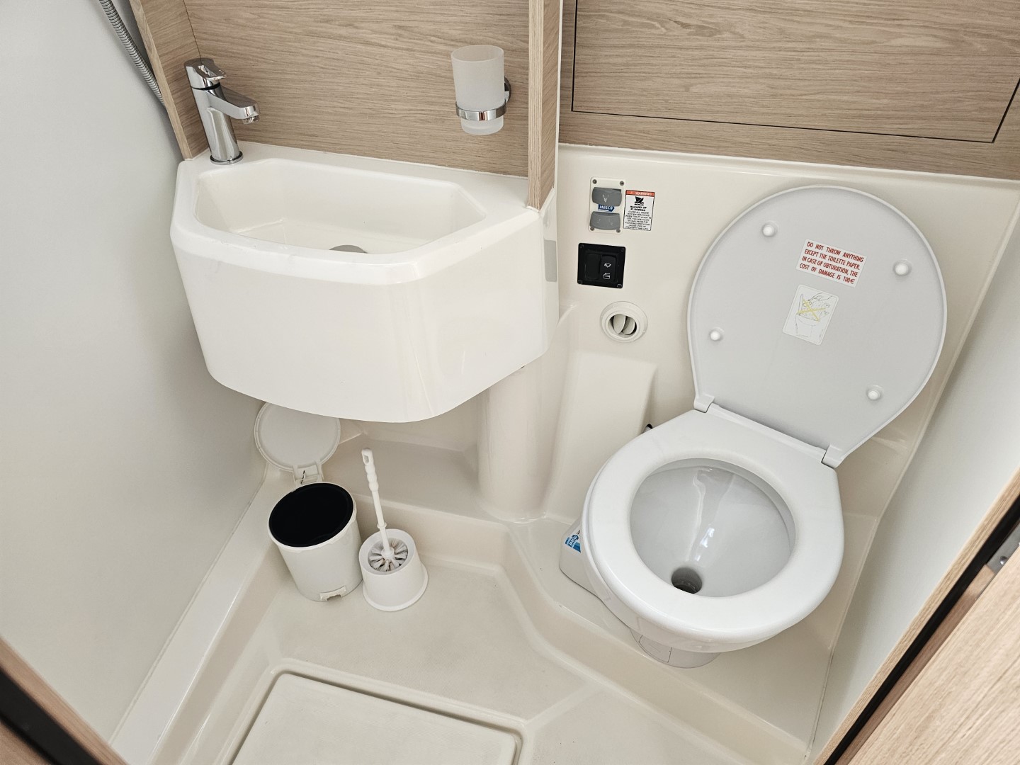 Oceanis 51.1 — photo 12