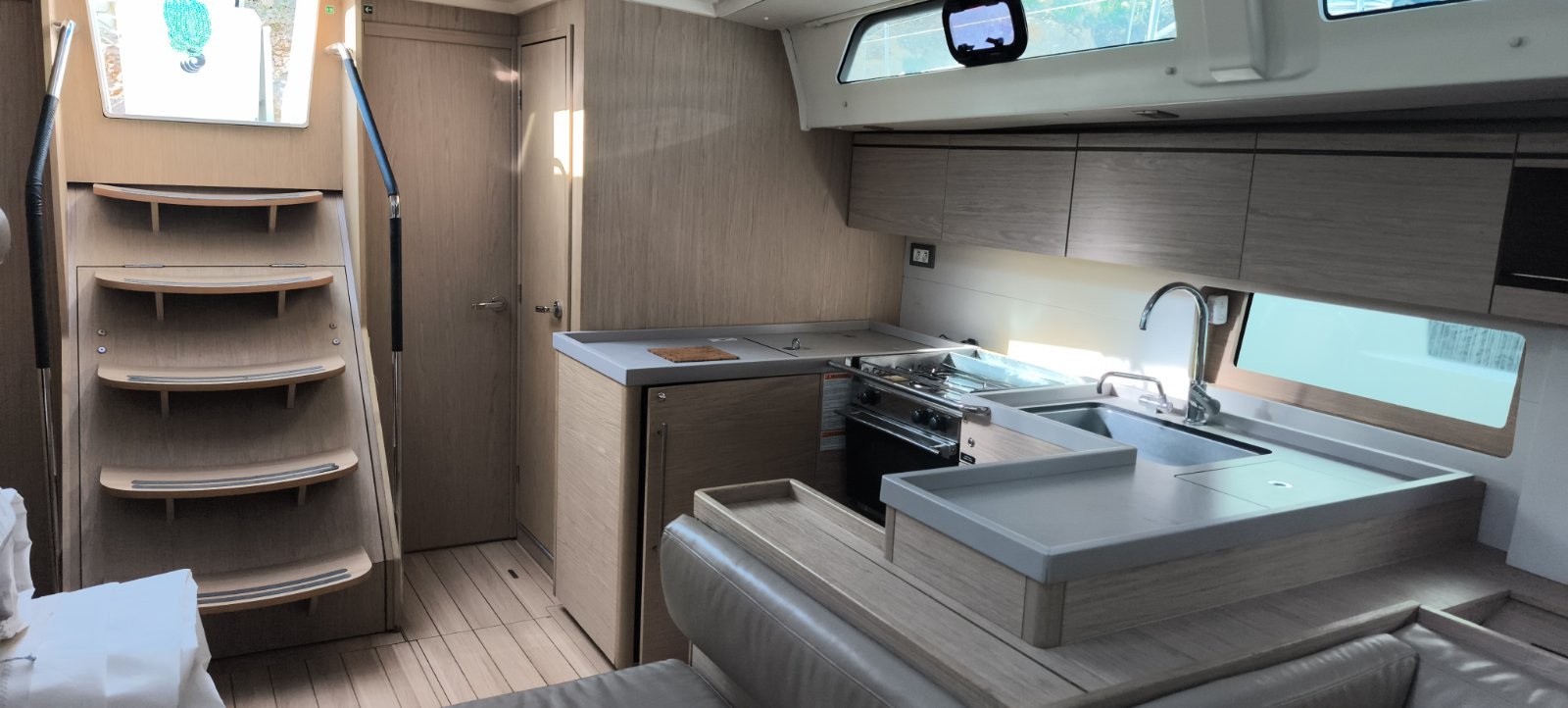 Oceanis 51.1 — photo 21