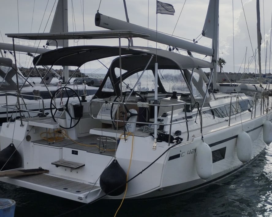 Bavaria C42 — photo 17