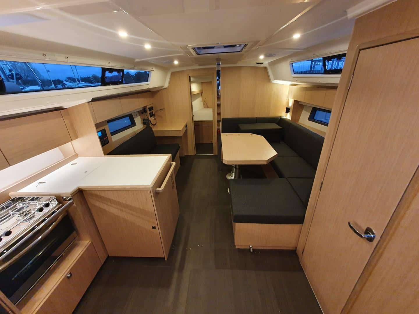 Bavaria C42 — photo 24